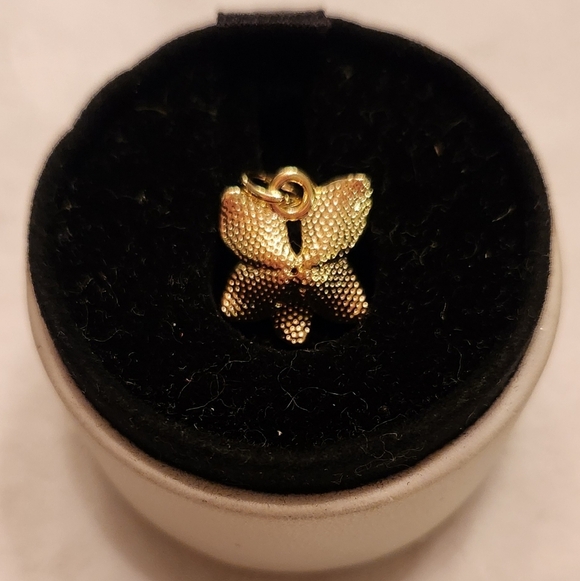 Mini Flower Charm Pendant - Picture 2 of 4